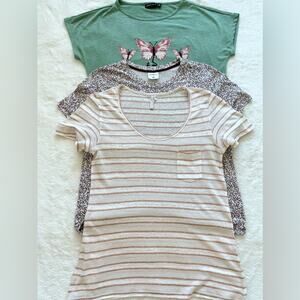 Bundle of women cotton Tshirts size S/M